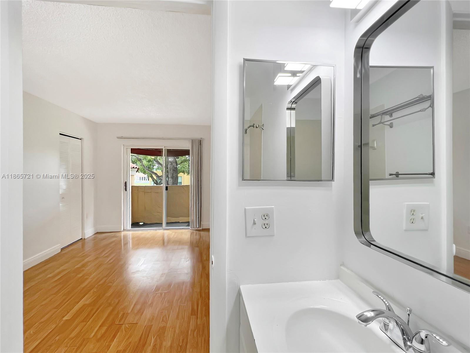 GABLES II TOWNHOMES CONDO - Residential Lease