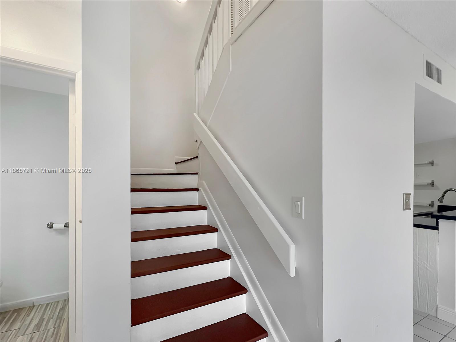 GABLES II TOWNHOMES CONDO - Residential Lease