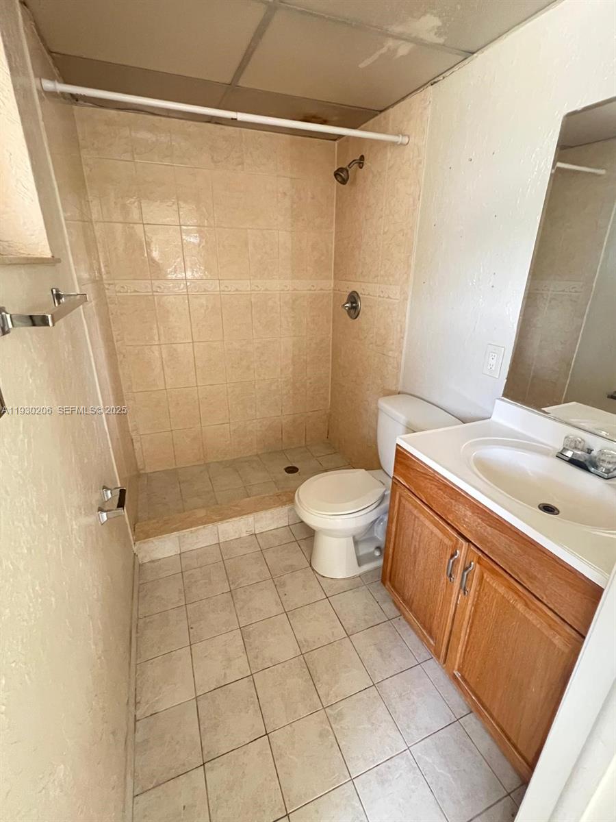 HORIZONS WEST CONDO #5 - Residential Lease