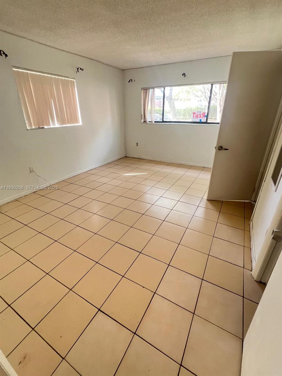 HORIZONS WEST CONDO #5 - Residential Lease