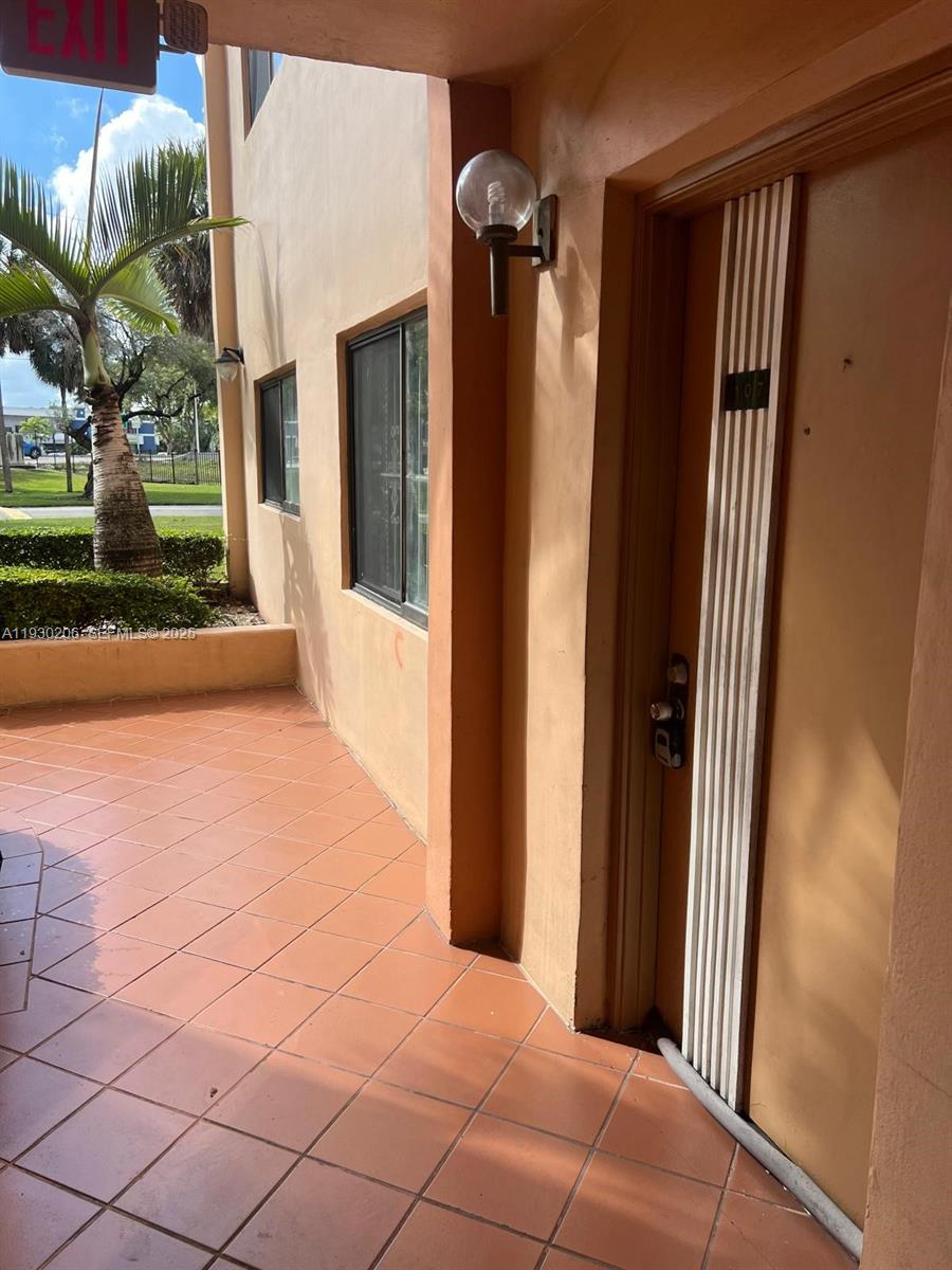 HORIZONS WEST CONDO #5 - Residential Lease