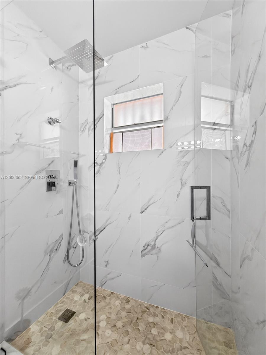 GALERIA II CONDO - Residential