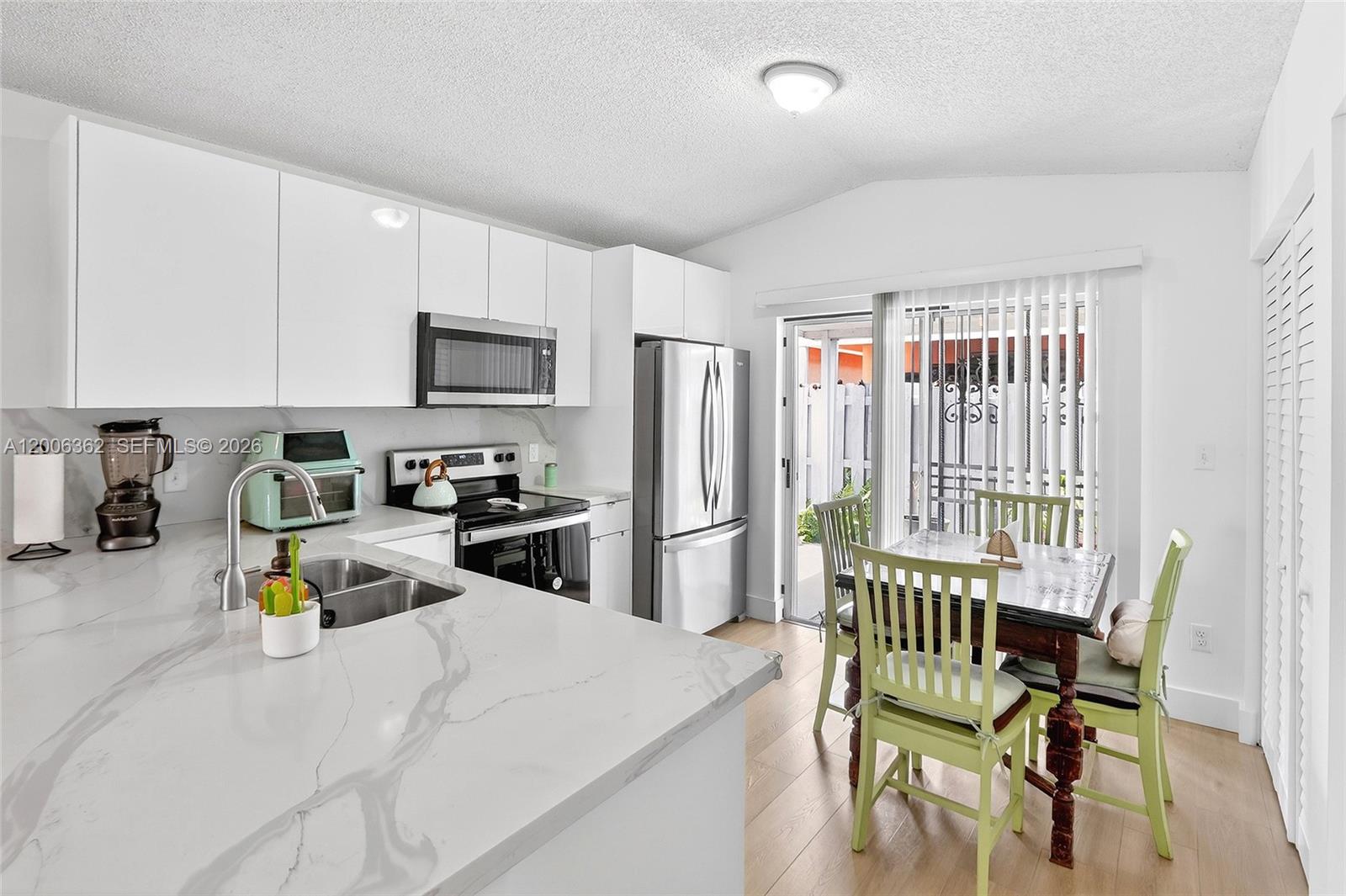 GALERIA II CONDO - Residential