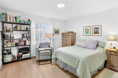 Tiny photo for 2238 W 74th Ter #39C, Hialeah, FL 33016 (MLS # A12006362)