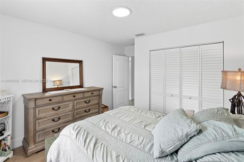 Tiny photo for 2238 W 74th Ter #39C, Hialeah, FL 33016 (MLS # A12006362)