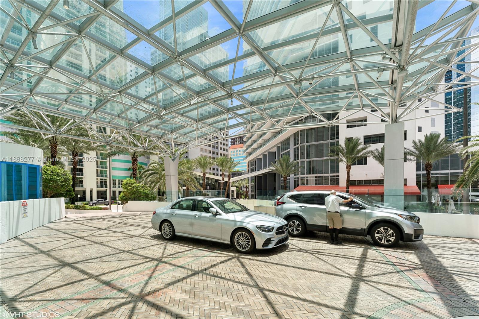 JADE RESIDENCES AT BRICKEl - Residential