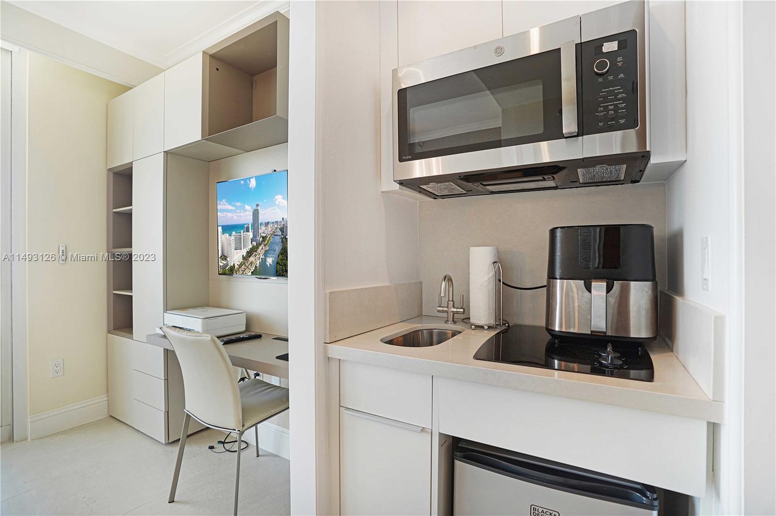 FONTAINEBLEAU II CONDO - Residential