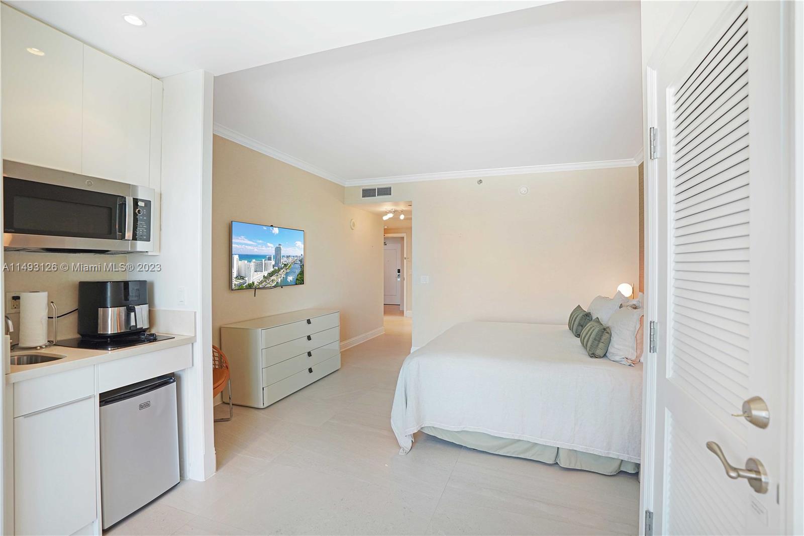 FONTAINEBLEAU II CONDO - Residential