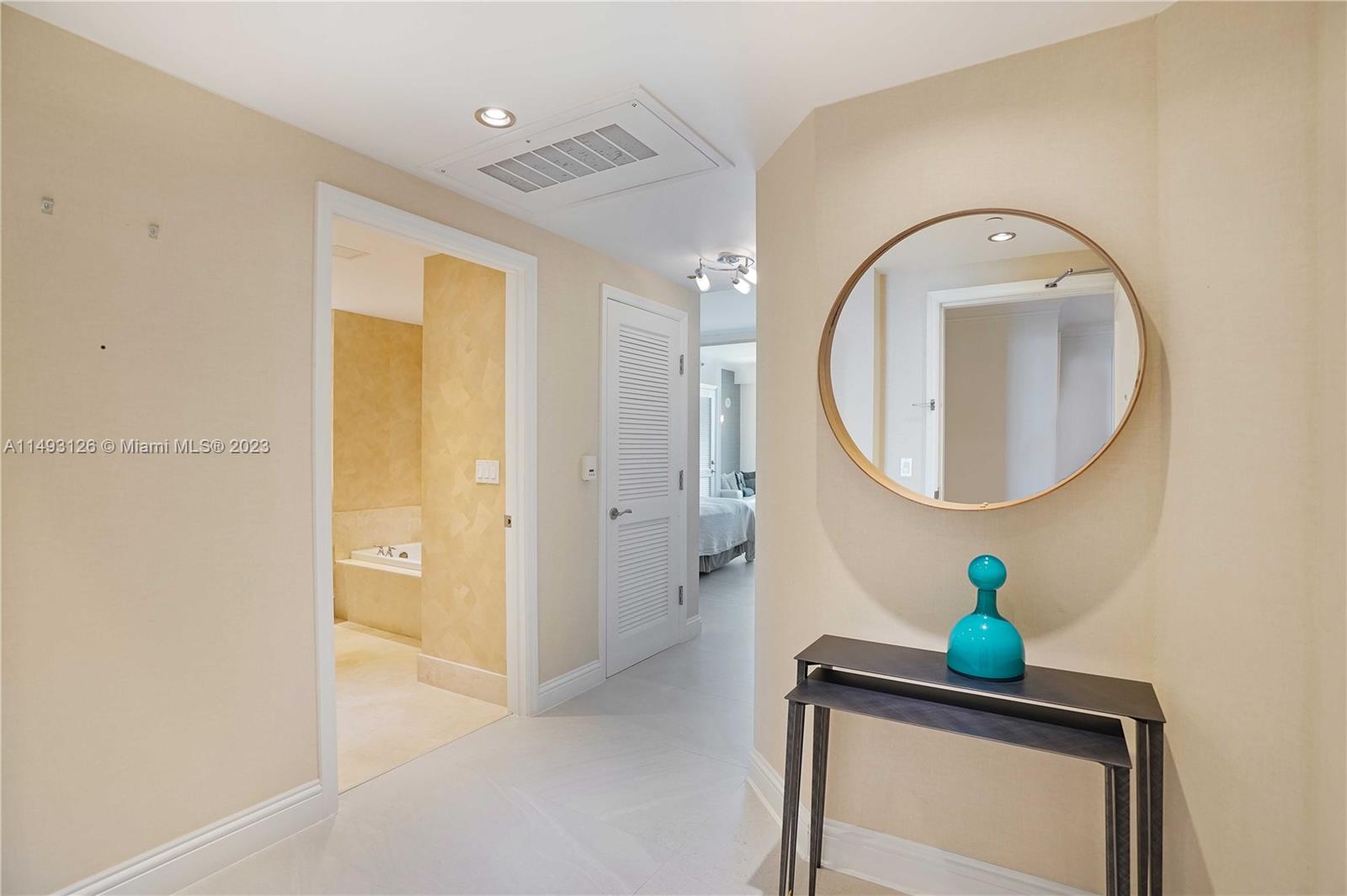 FONTAINEBLEAU II CONDO - Residential