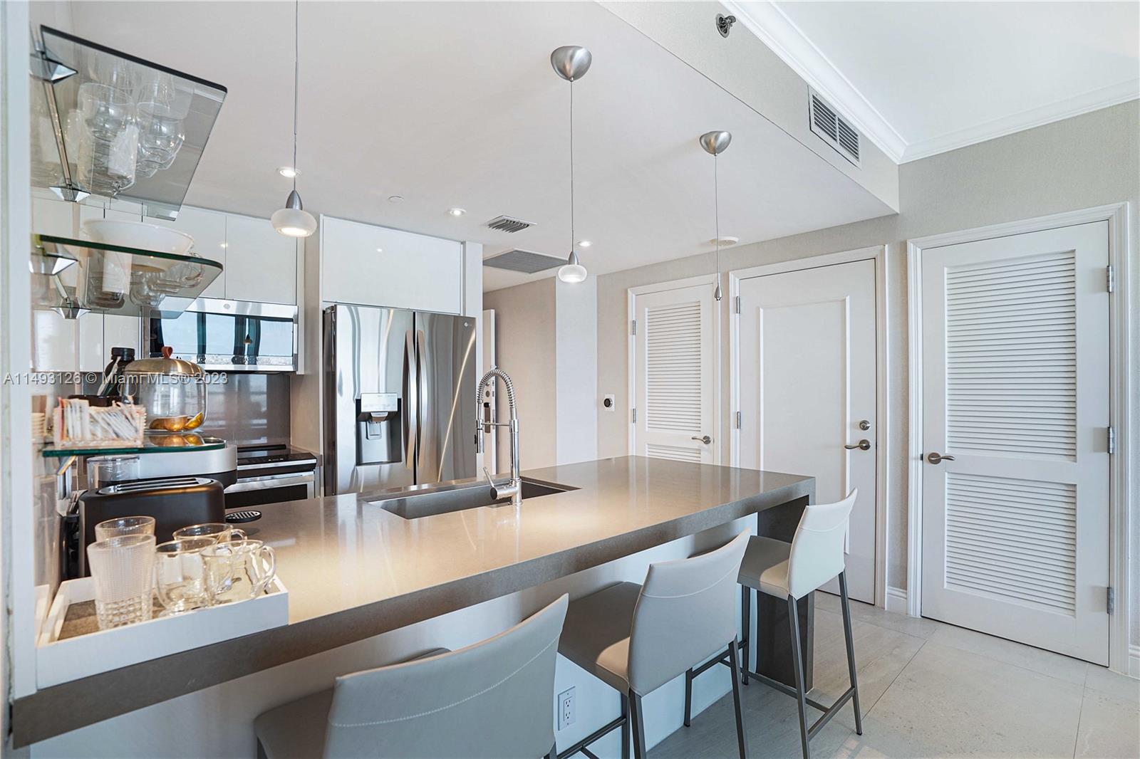 FONTAINEBLEAU II CONDO - Residential