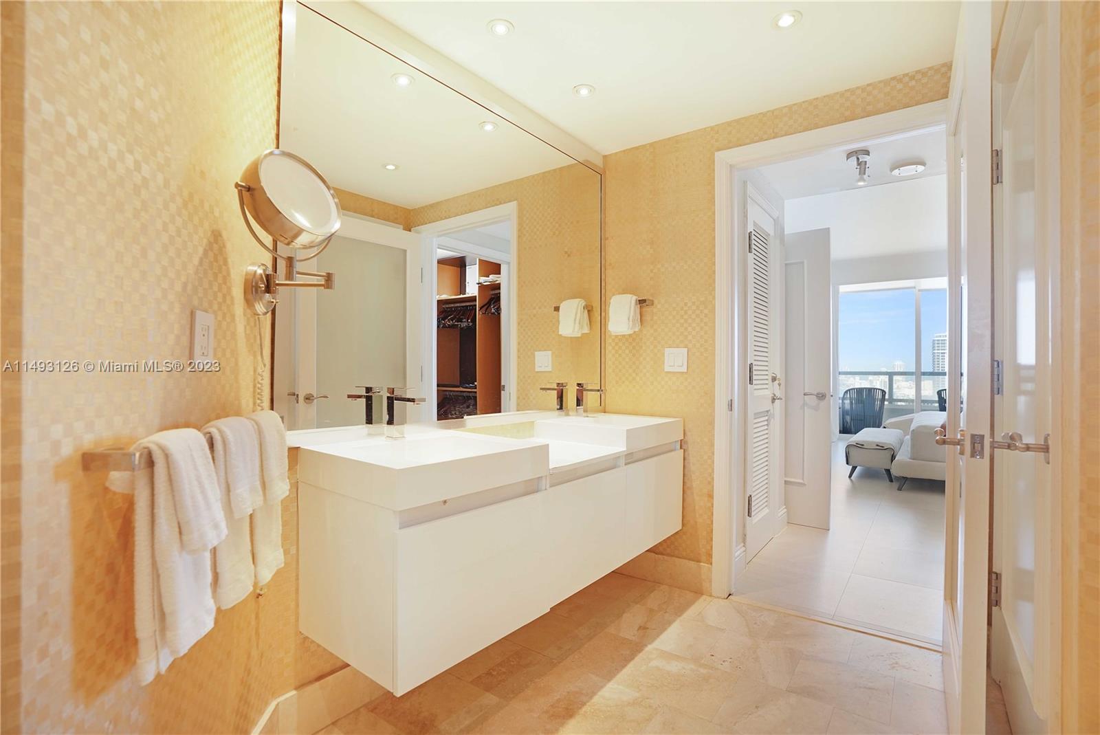 FONTAINEBLEAU II CONDO - Residential