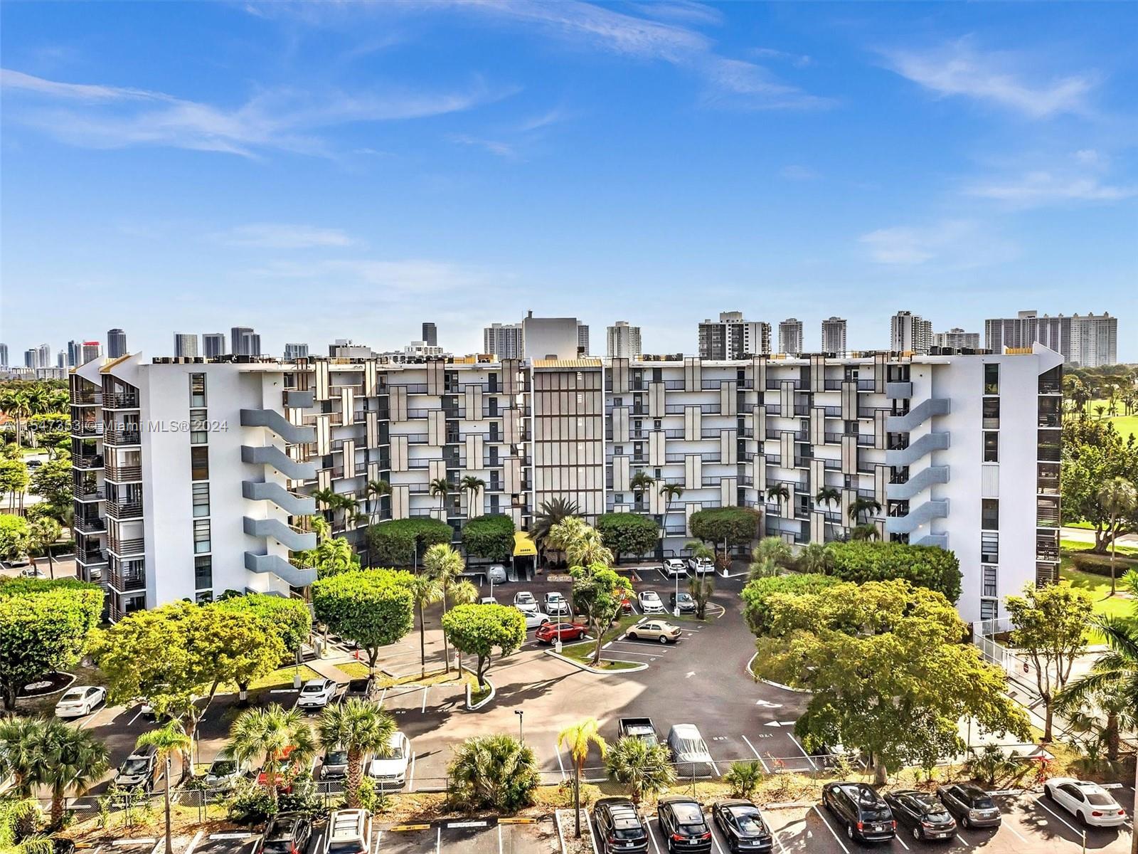 BISCAYA IV CONDO - Residential