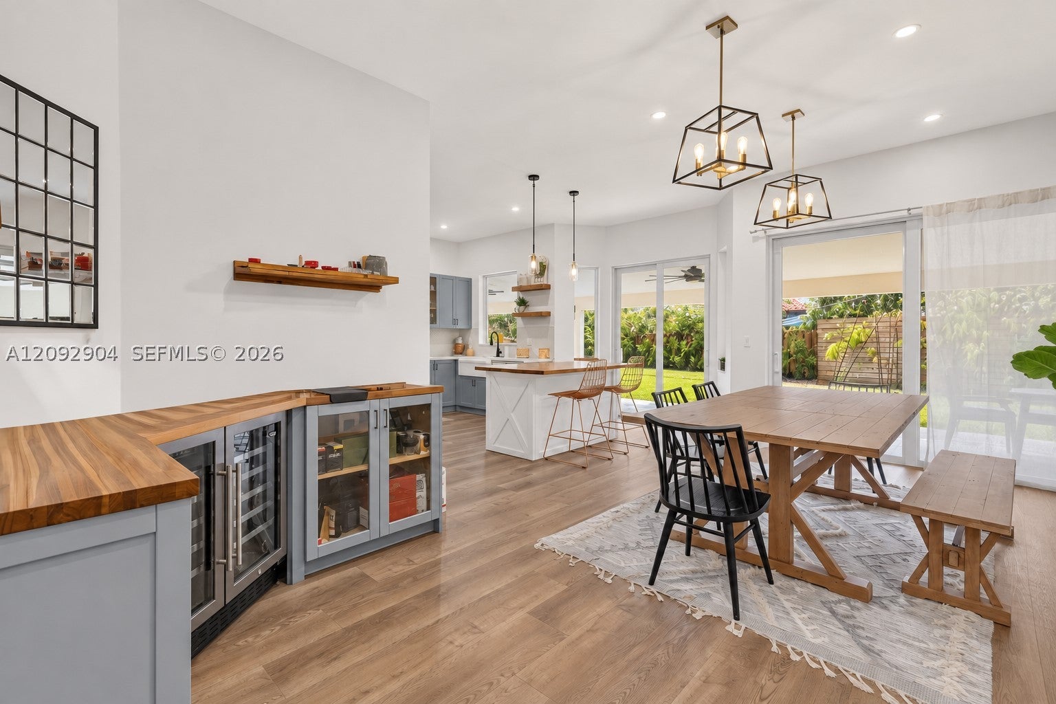 10600 NW 54th St