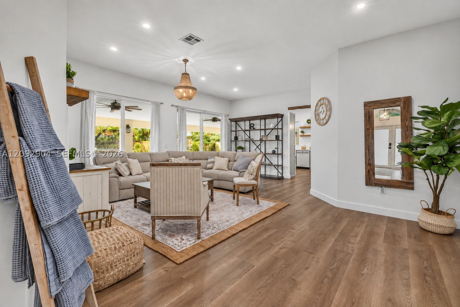 10600 NW 54th St