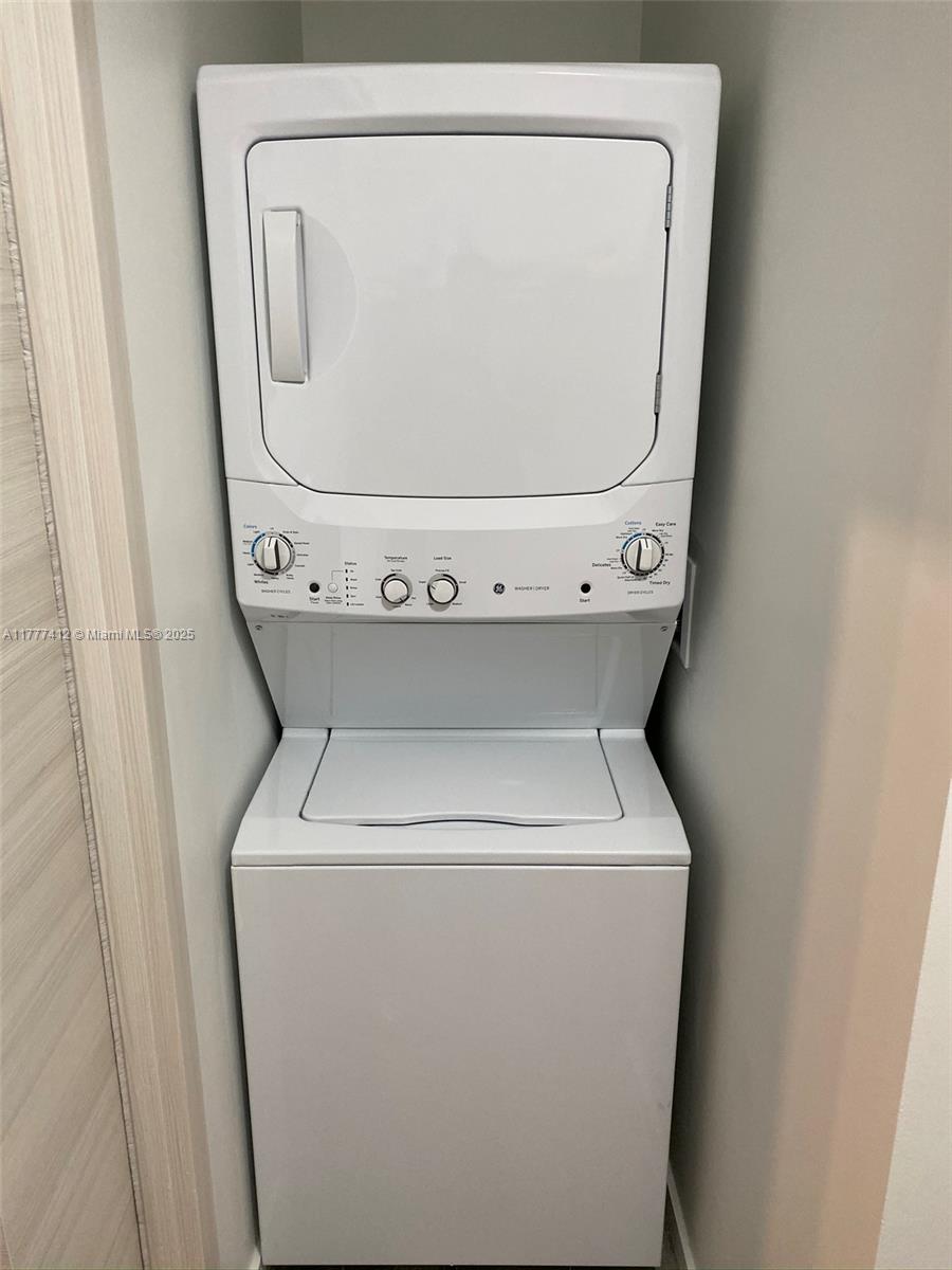 801 SMA RESIDENCES CONDO - Residential