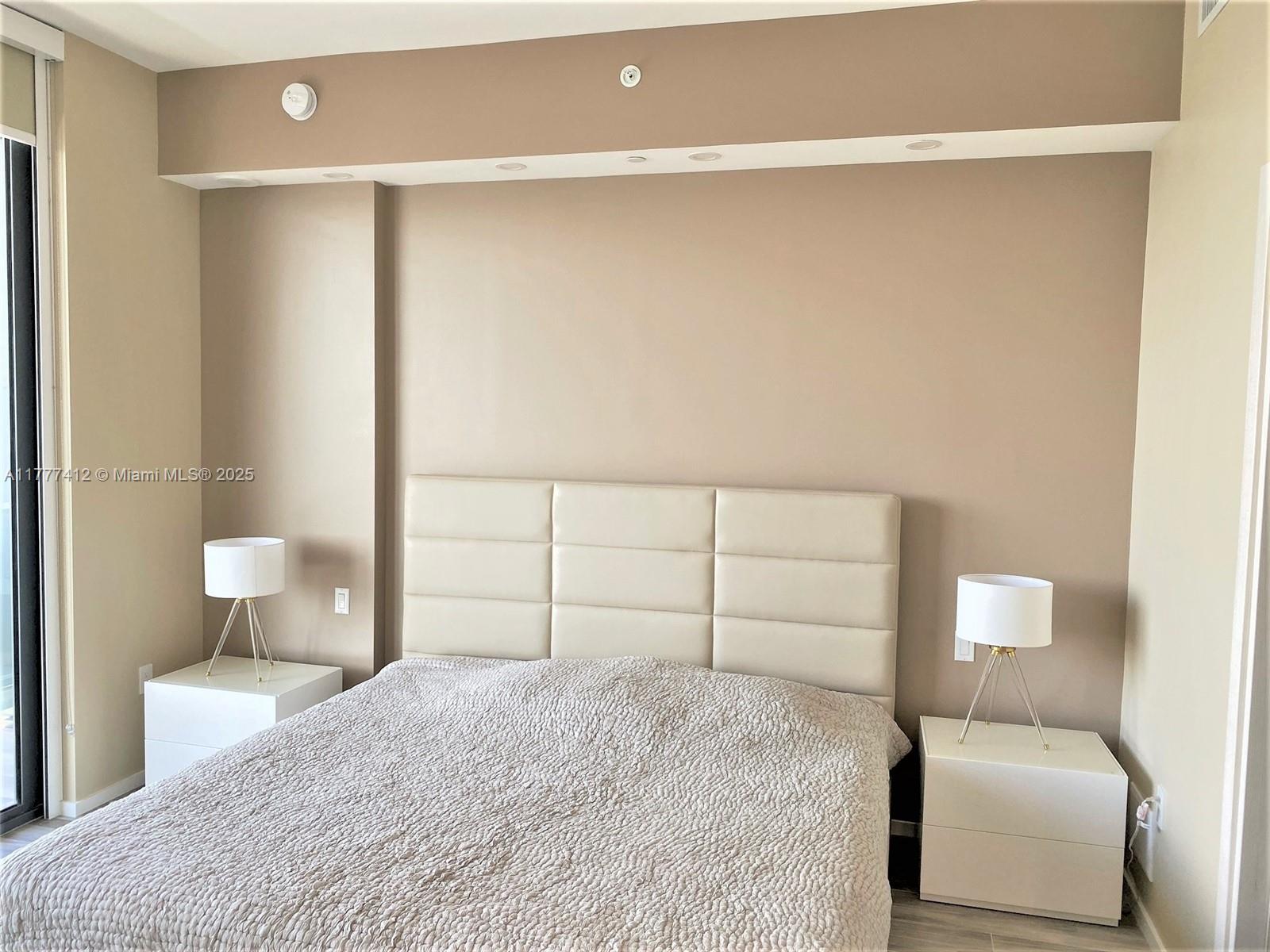 801 SMA RESIDENCES CONDO - Residential