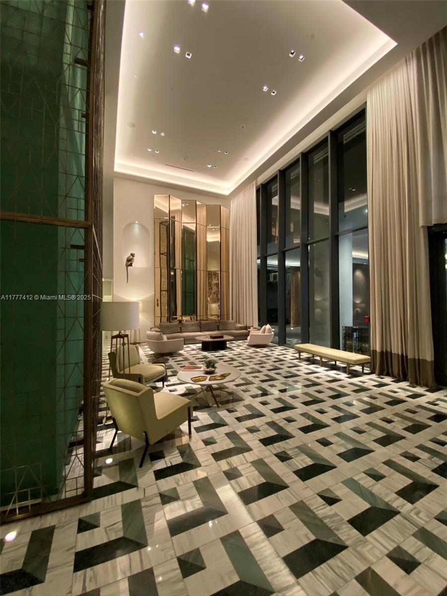 801 SMA RESIDENCES CONDO - Residential