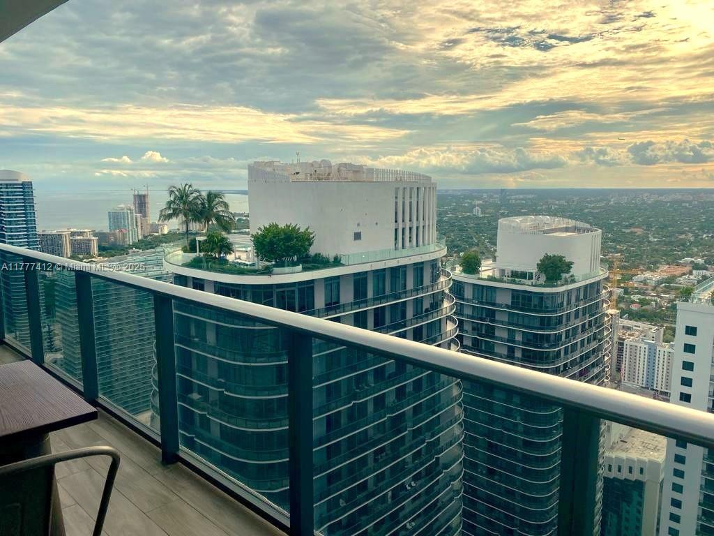 801 SMA RESIDENCES CONDO - Residential