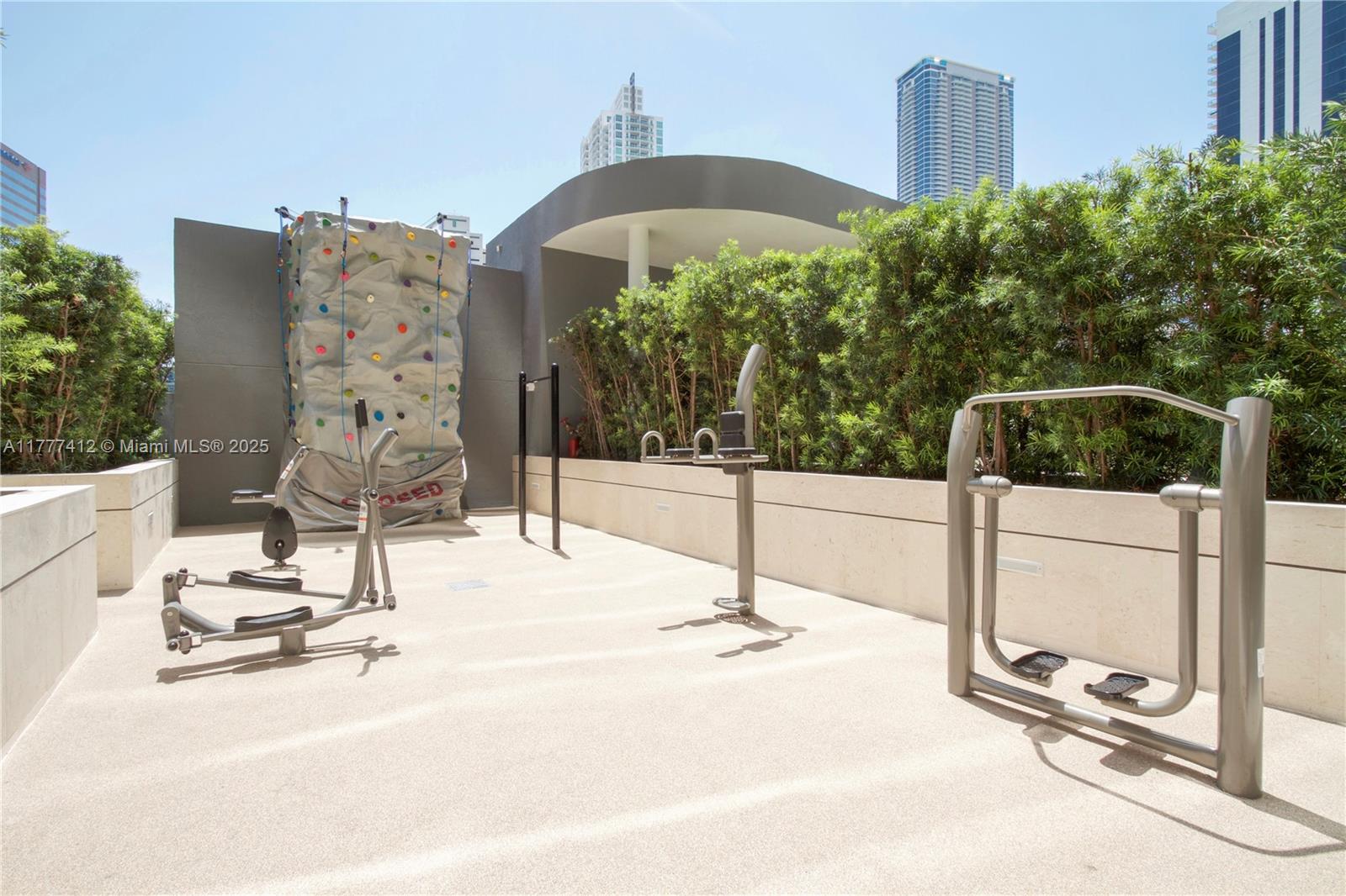 801 SMA RESIDENCES CONDO - Residential