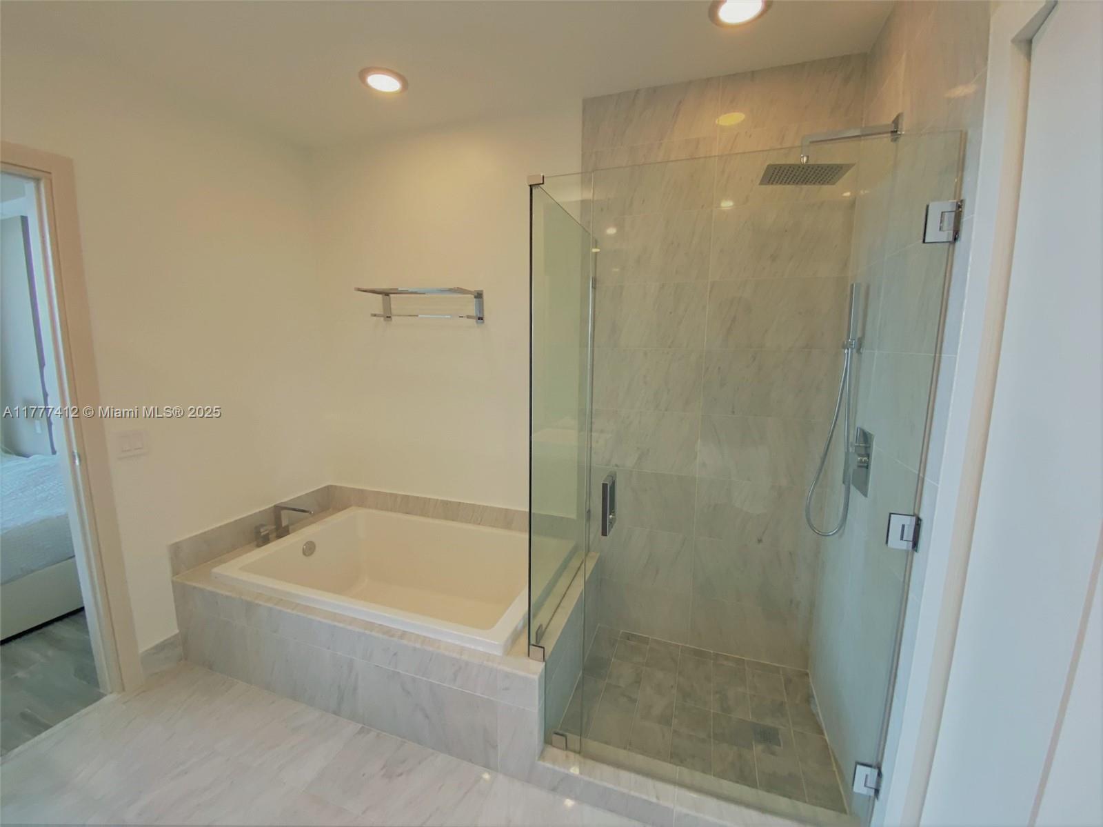 801 SMA RESIDENCES CONDO - Residential