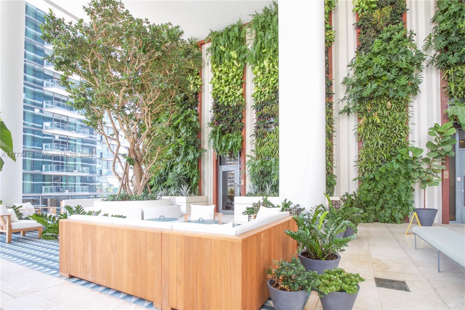 801 SMA RESIDENCES CONDO - Residential