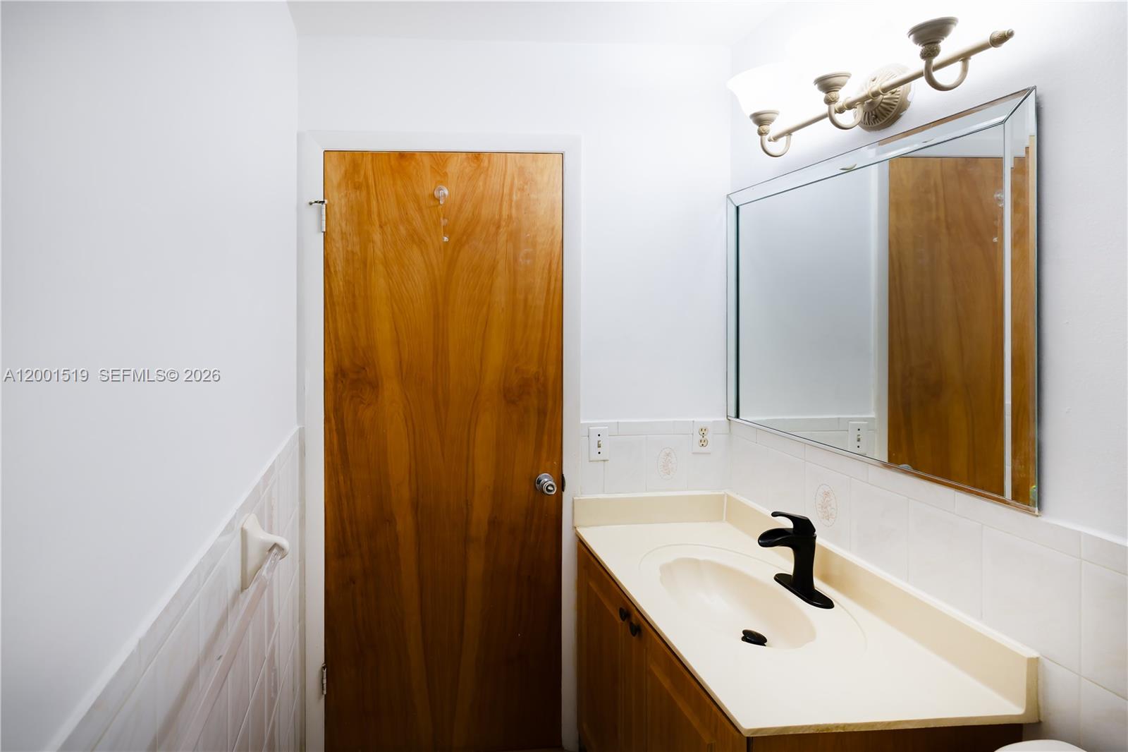 SILVER GARDENS CONDO - Residential Lease