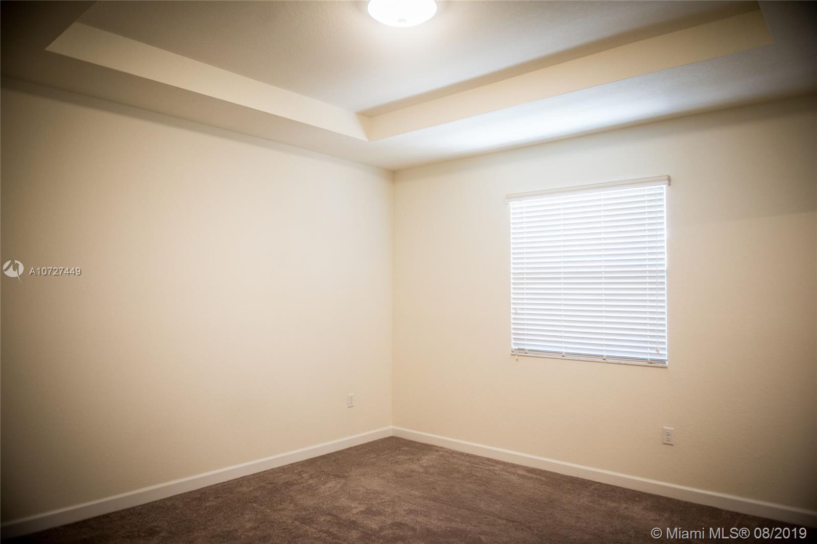 COCO PALM ESTATES - Residential Lease