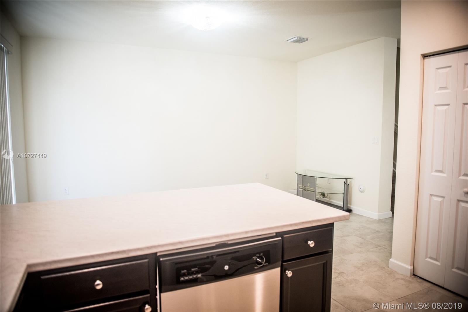 COCO PALM ESTATES - Residential Lease