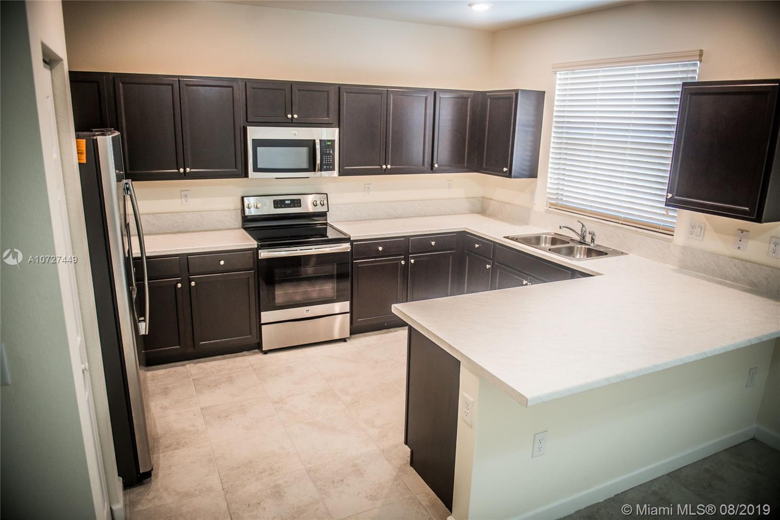 COCO PALM ESTATES - Residential Lease