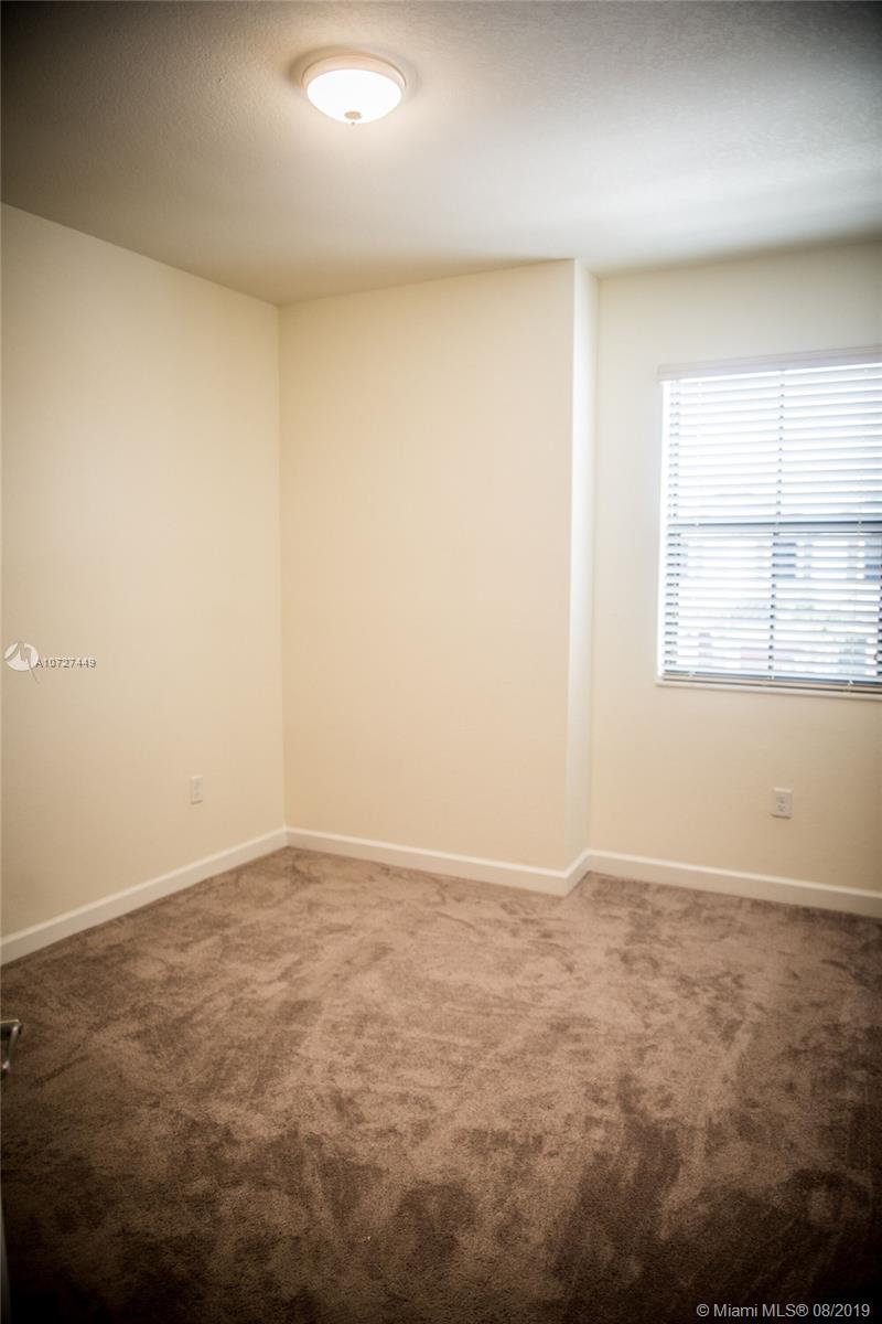 COCO PALM ESTATES - Residential Lease