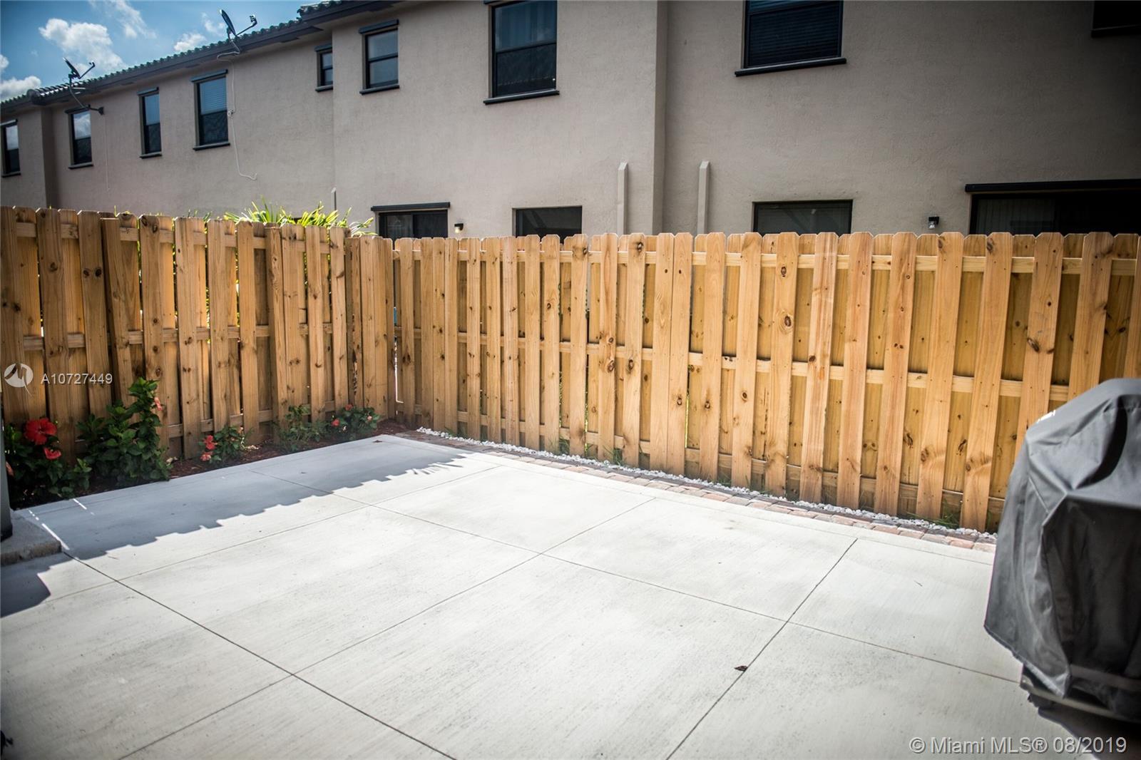 COCO PALM ESTATES - Residential Lease