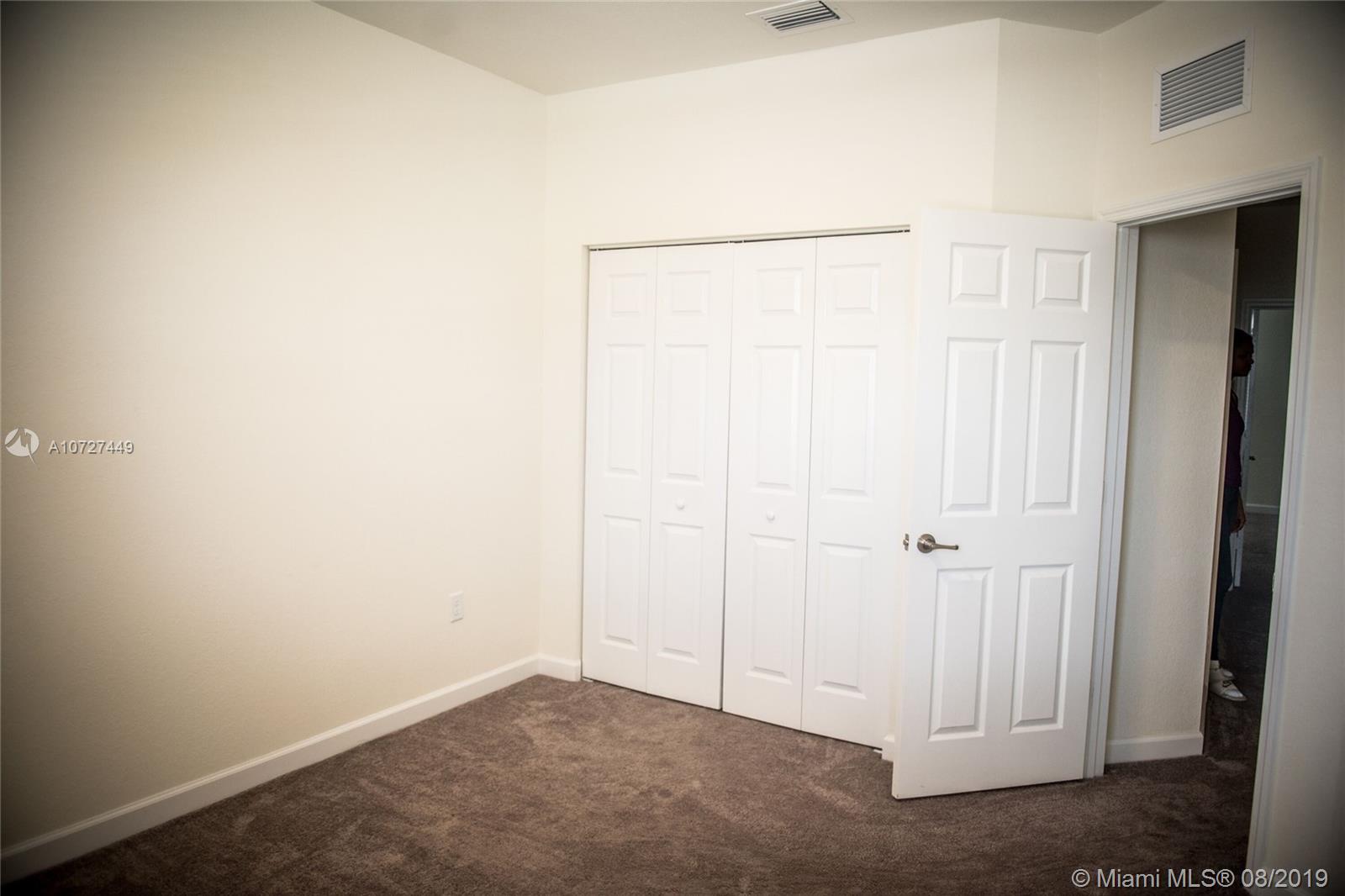 COCO PALM ESTATES - Residential Lease