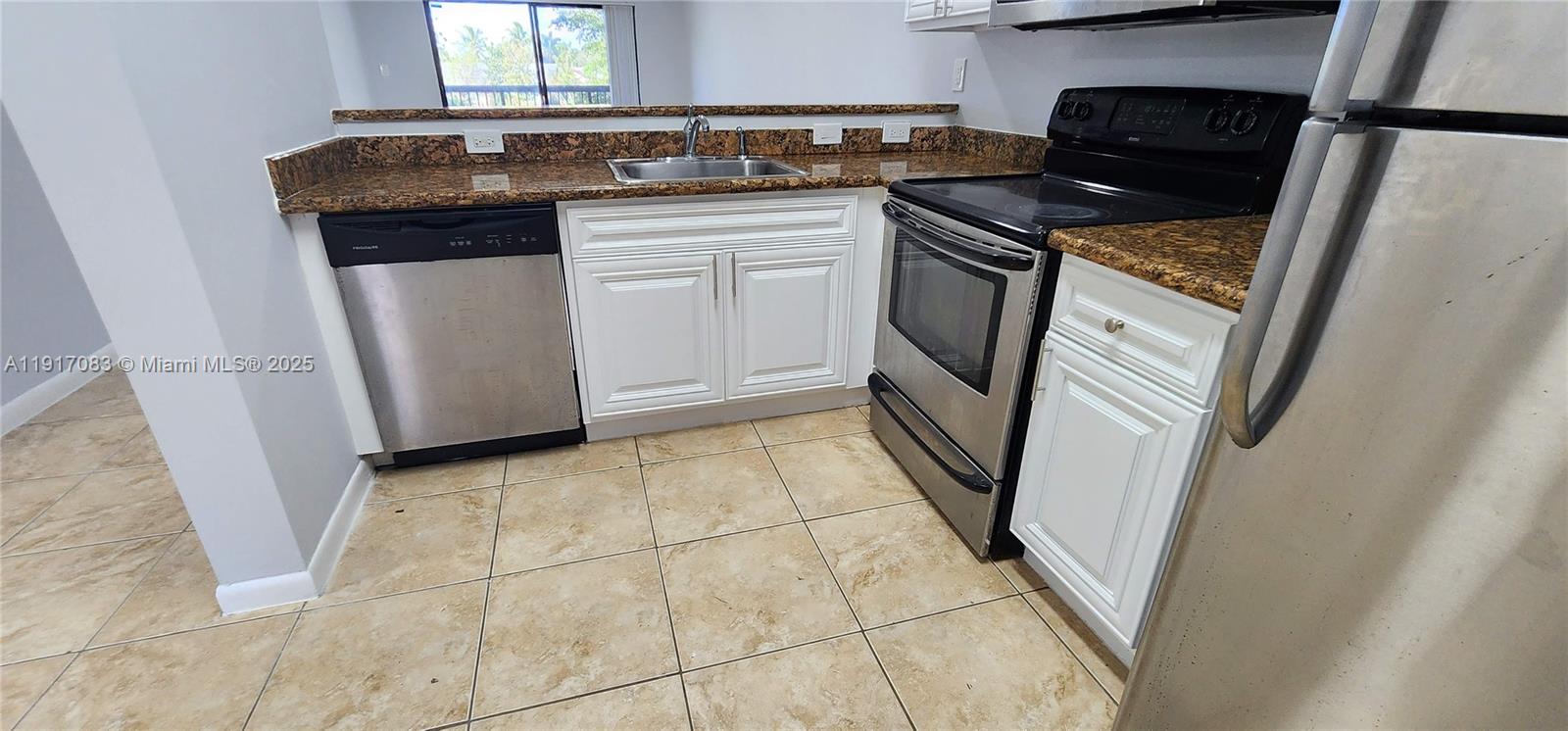 VILLAS DE VENEZIA CONDO - Residential