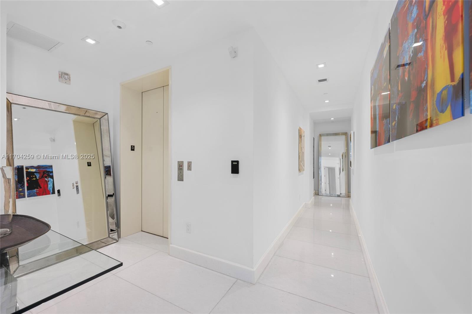 JADE SIGNATURE CONDO - Residential