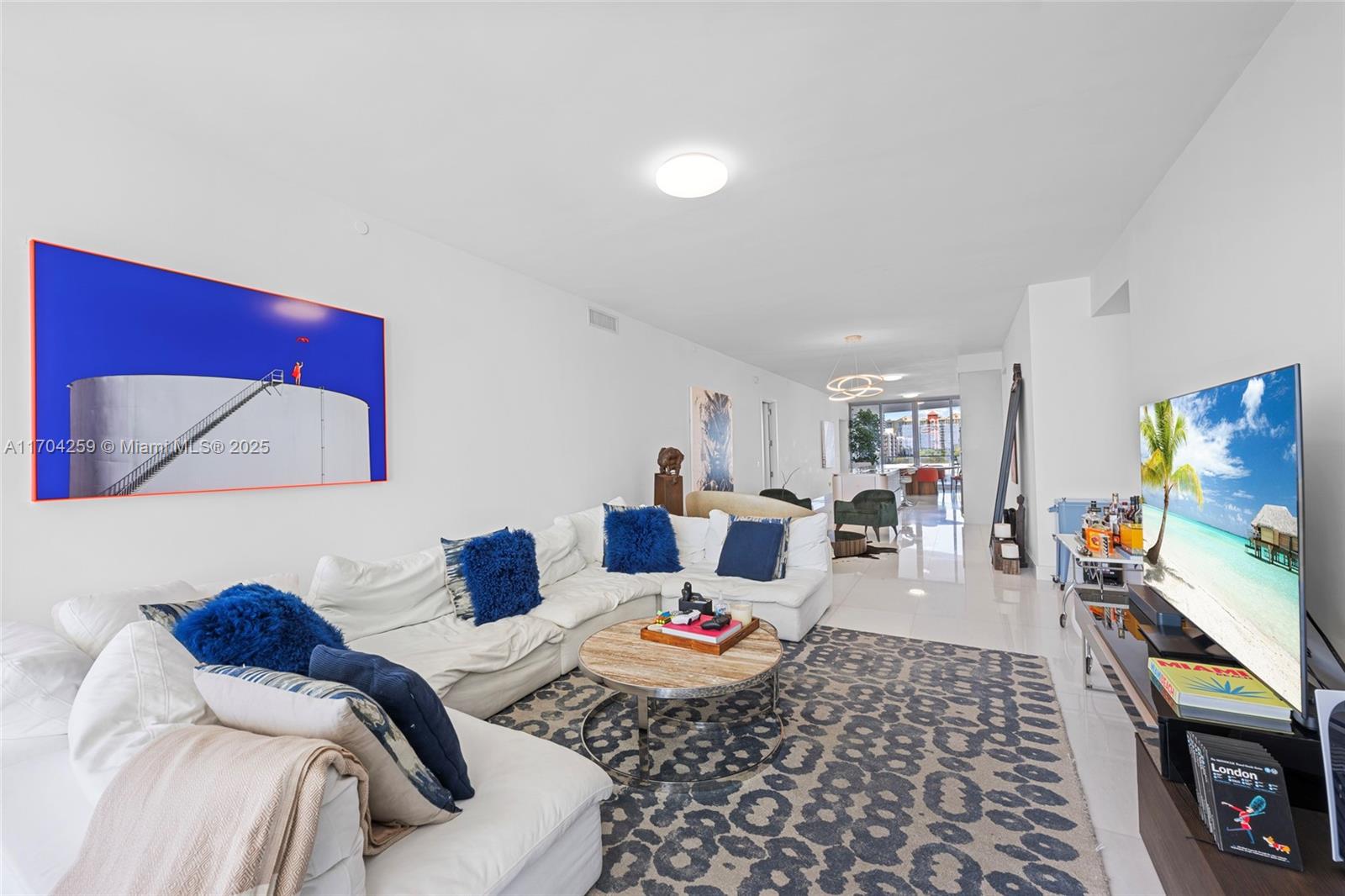 JADE SIGNATURE CONDO - Residential