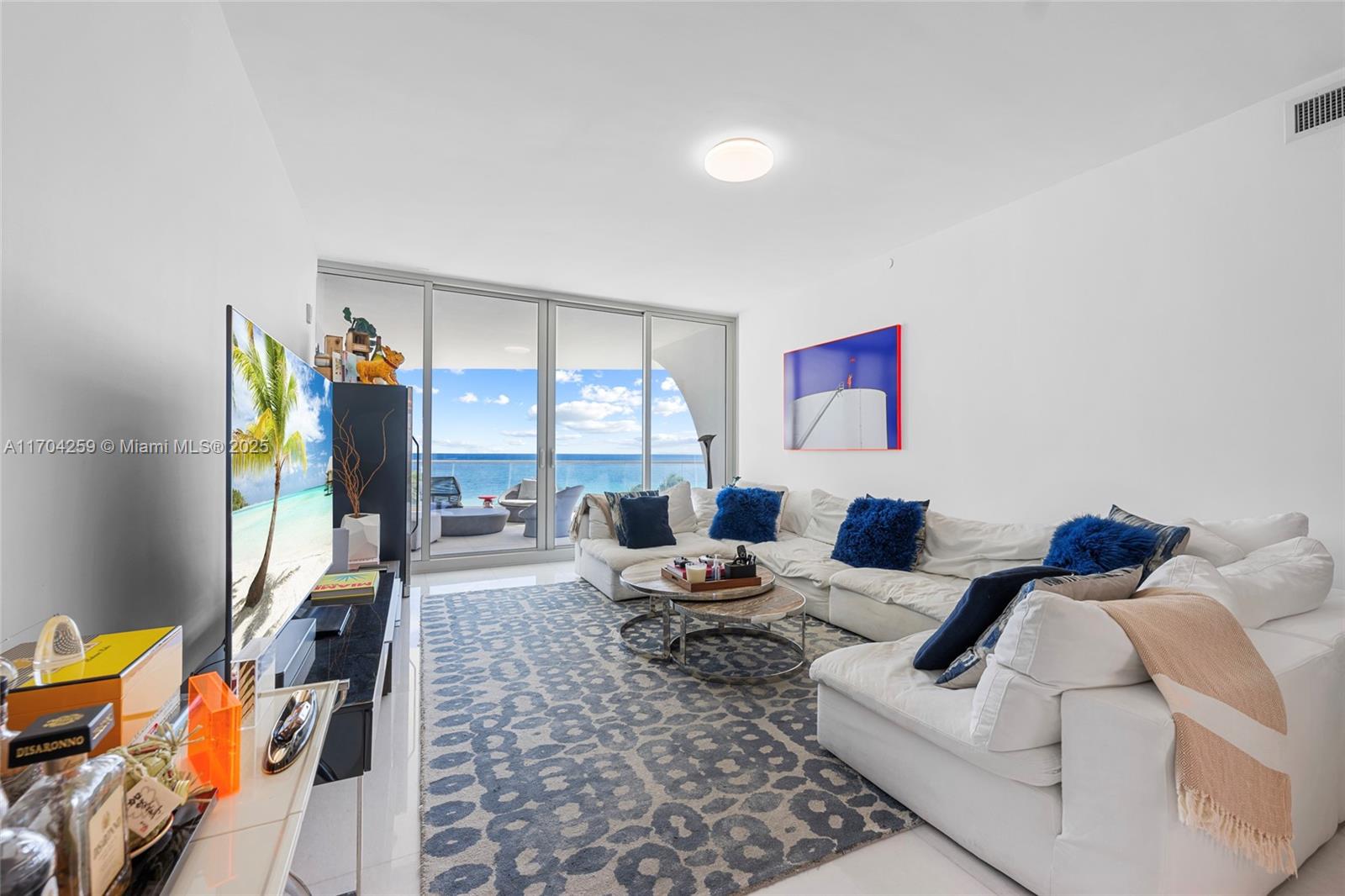 JADE SIGNATURE CONDO - Residential