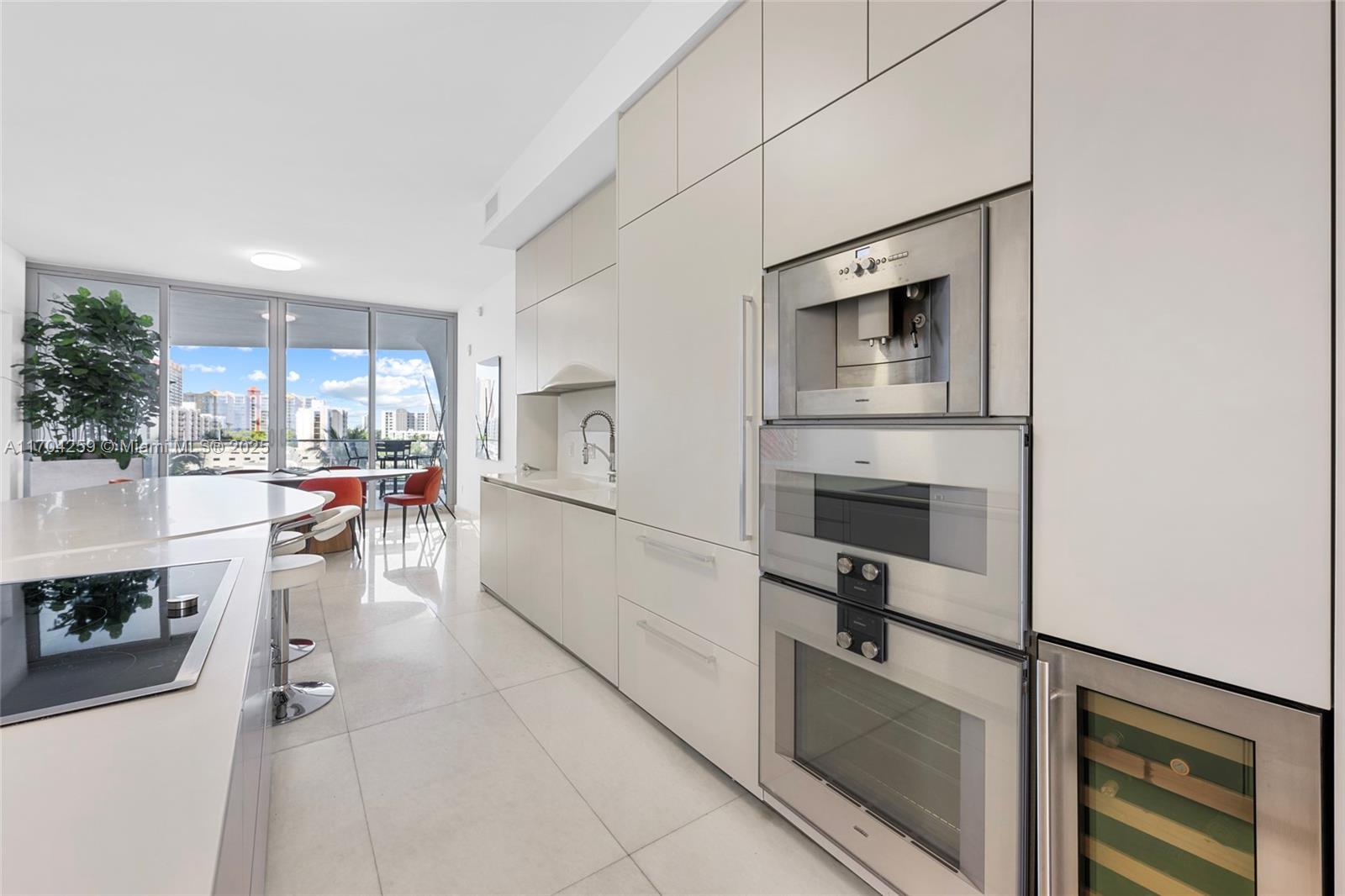 JADE SIGNATURE CONDO - Residential