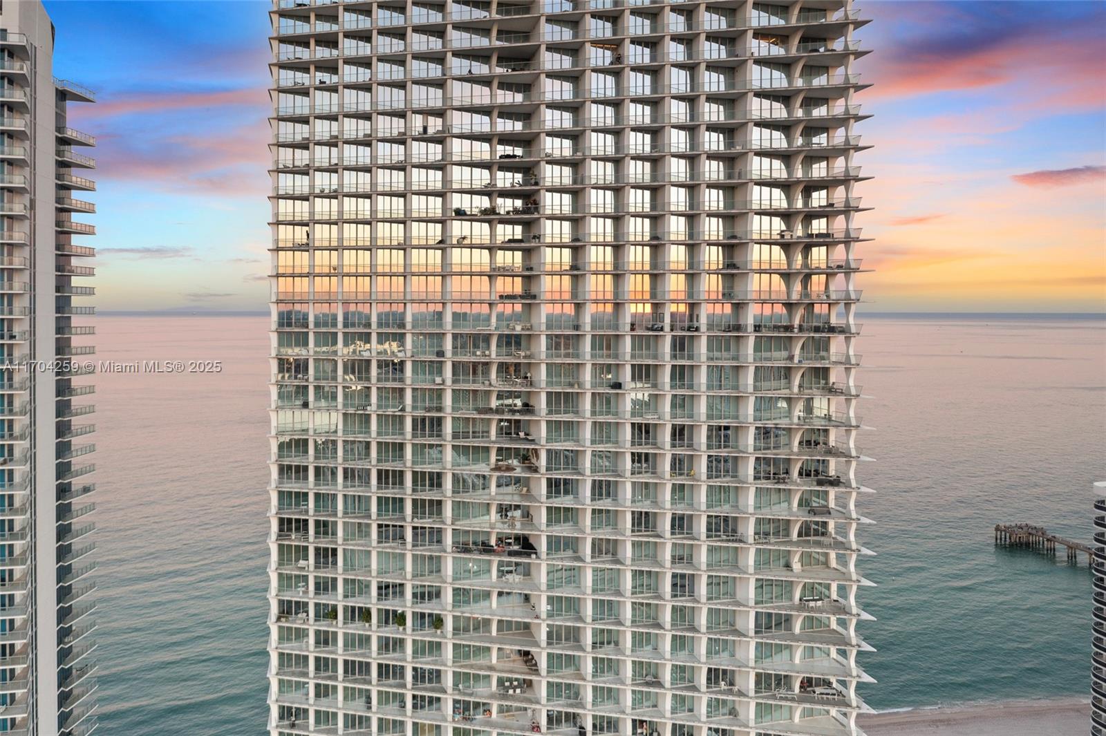 JADE SIGNATURE CONDO - Residential