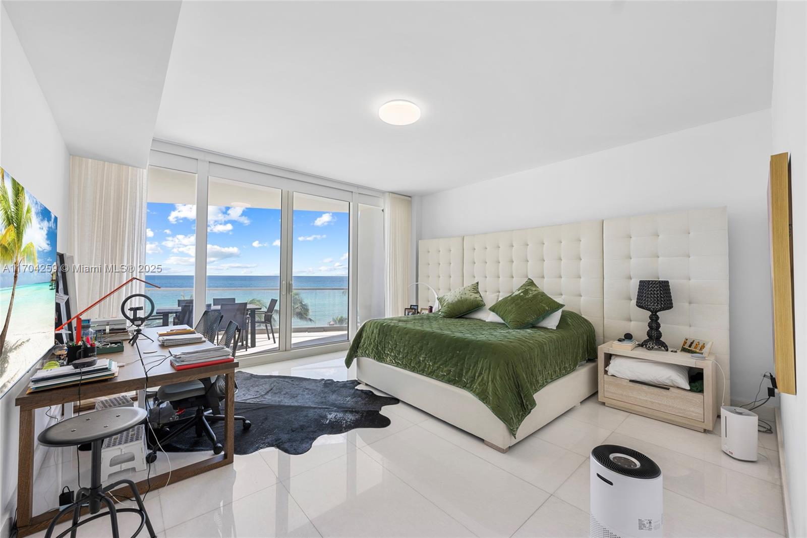 JADE SIGNATURE CONDO - Residential