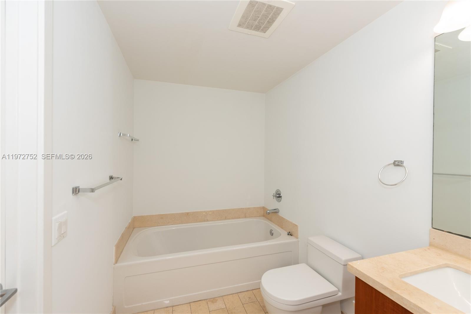 THE AXIS ON BRICKELL COND - Residential