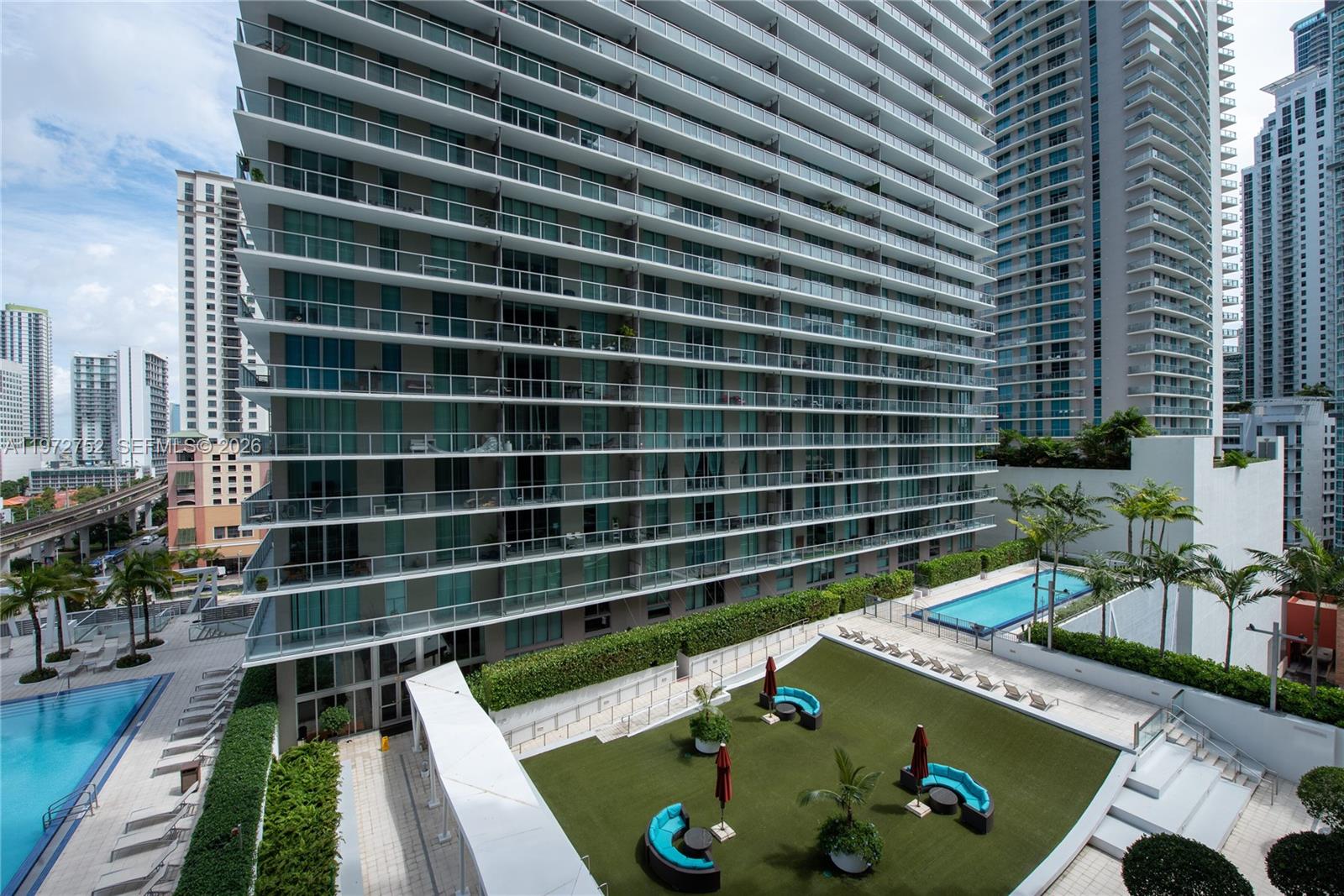 THE AXIS ON BRICKELL COND - Residential