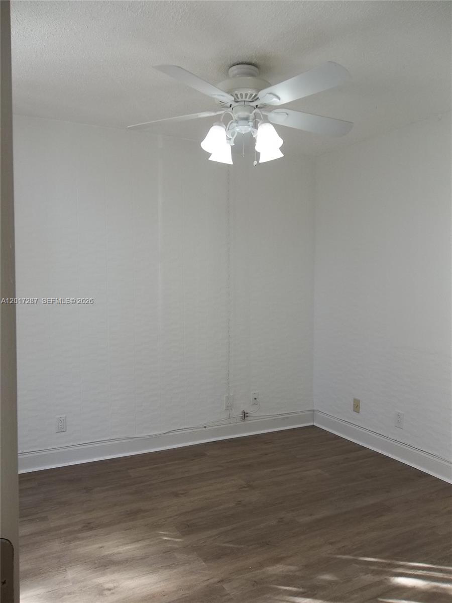 601 Three Islands Blvd 208