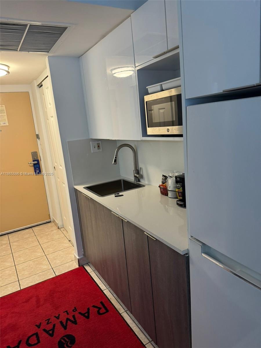 19201 Collins Ave 801