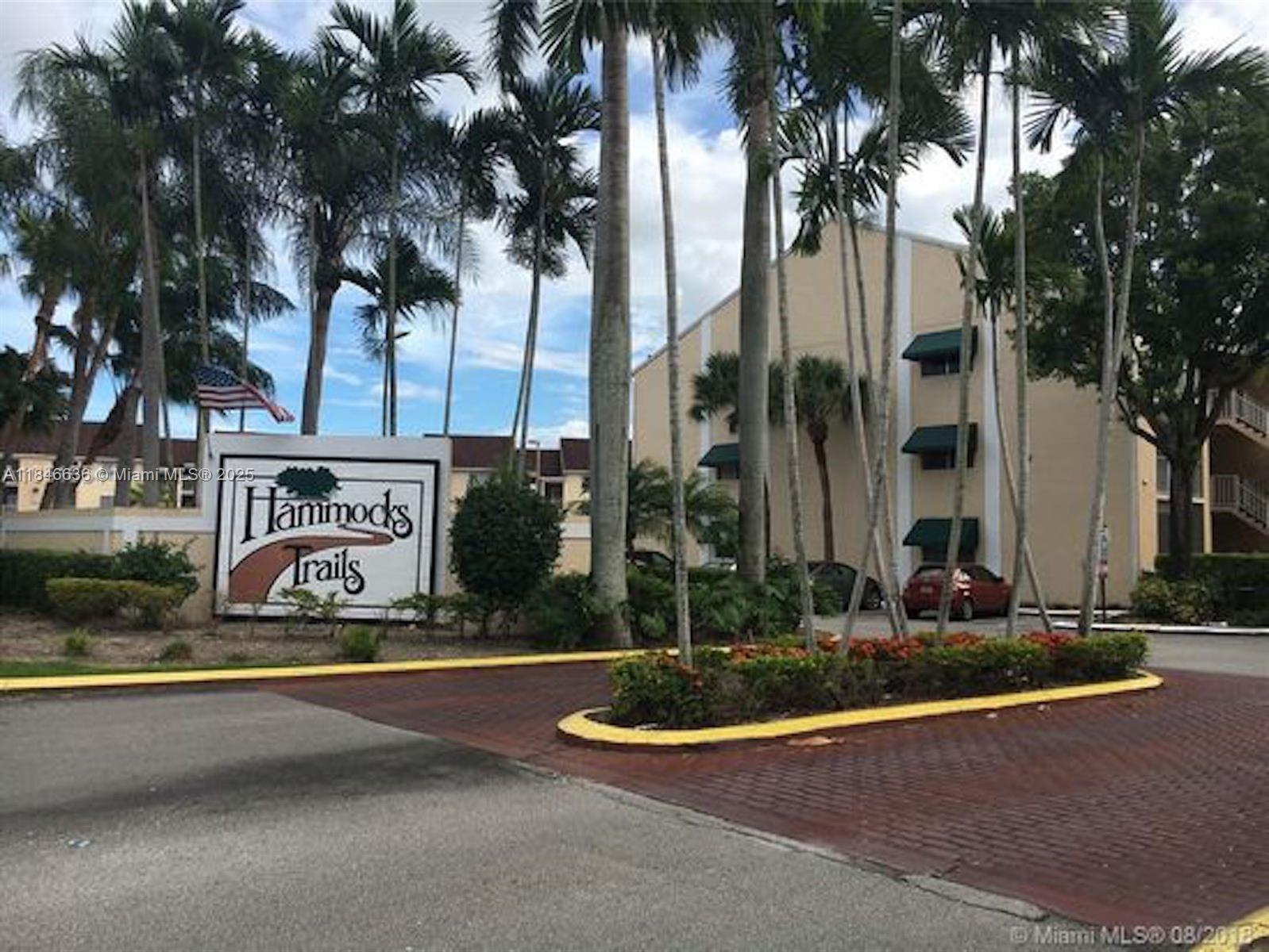 BEAUTIFUL 1/1 IN THE HAMMOCKS... UNIT LOCATED ON 3RD FLOOR WITHOUT ELEVATOR... WASHER AND DRYER...OPEN BALCONY...LAMINATED WOOD FLOORS THROUGHOUT...ENJOY ALL HAMMOCKS AMENITIES (POOL, GYM, TENNIS COURTS, AND MUCH MORE)..