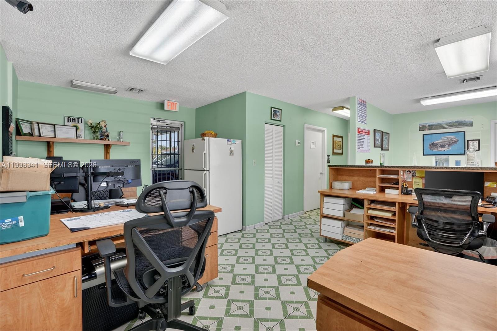 ZENA GDNS - Commercial Sale