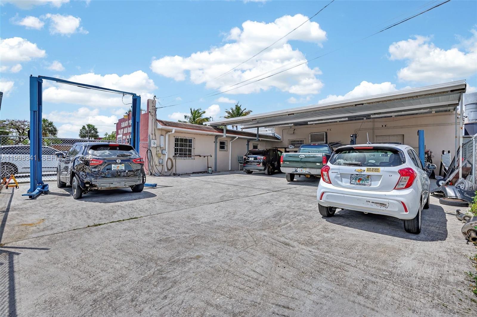 ZENA GDNS - Commercial Sale