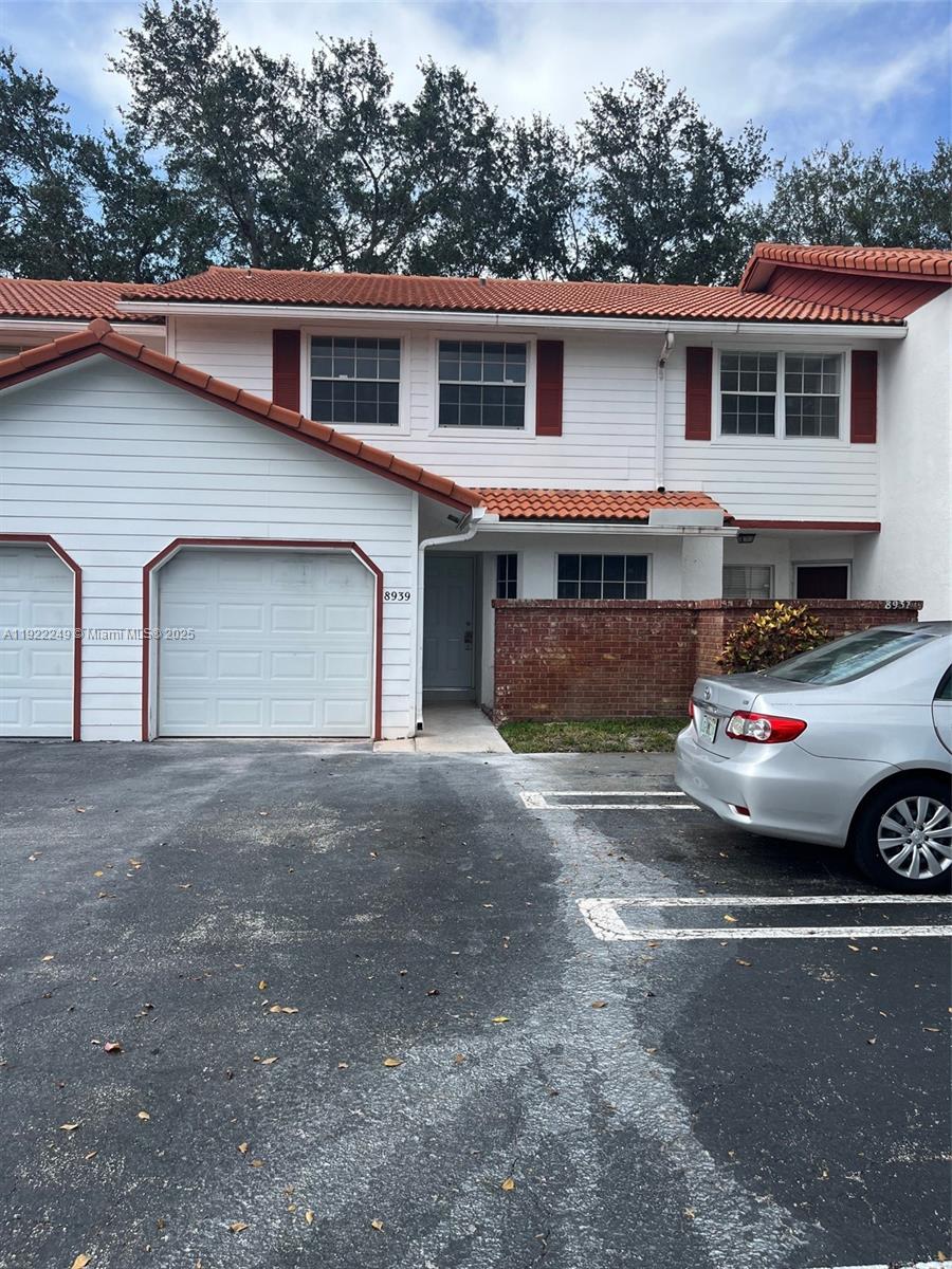 8939 NW 23rd St 8939