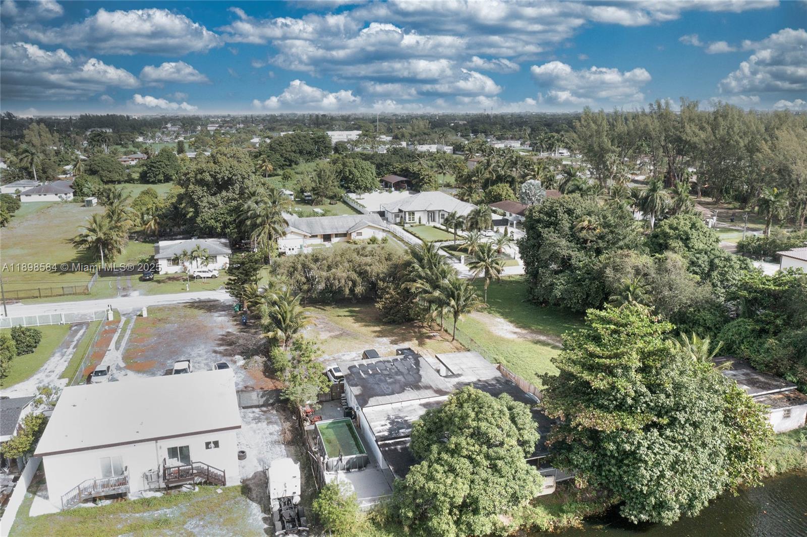 LITTLE RIVER FARMS - Residential