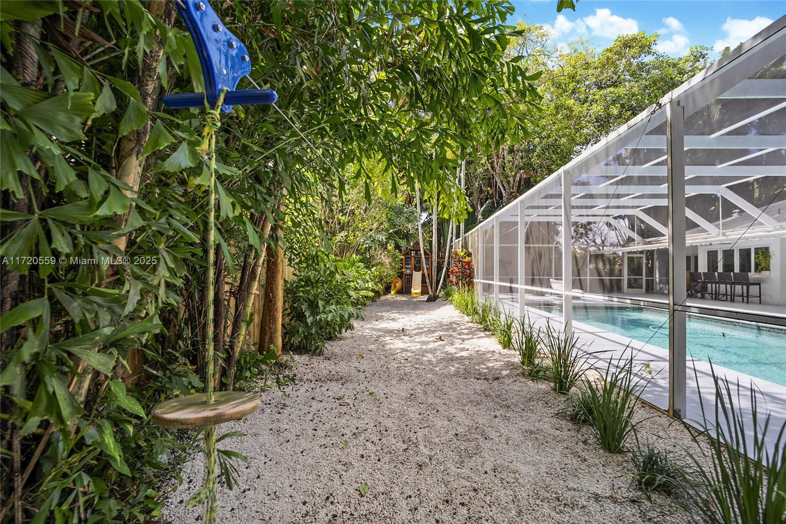 SNAPPER CREEK GROVES - Residential