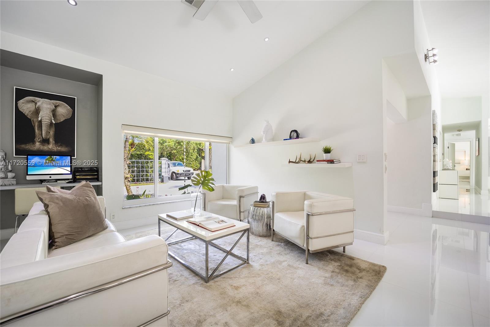 SNAPPER CREEK GROVES - Residential